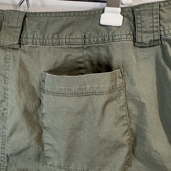 St. John's Bay Skirt Skort 20W Army Green Utility Pockets Cotton Stretch - Picture 6 of 9